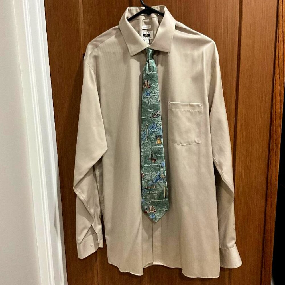 Perfect Tie for travel-fan guy with cities & landmarks design NWT 100% silk tie